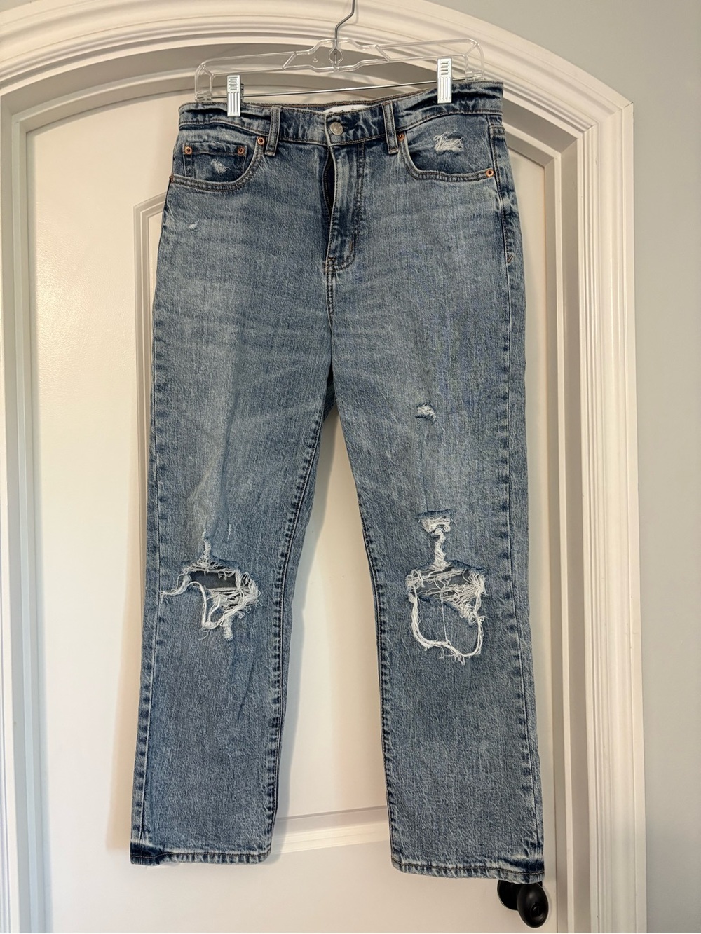 Daze denim Women's Boyfriend Distressed Denim Jeans in Light Blue